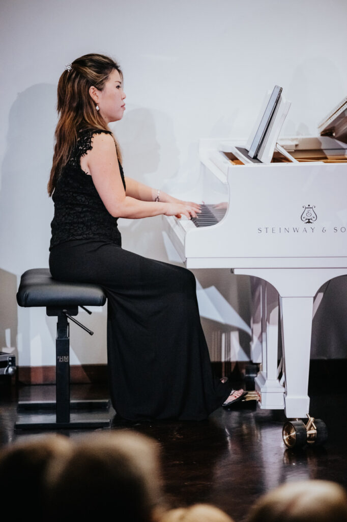 Sarah Rhee - Tirre - koreańska pianistka podczas koncertu w Sali Kameralnej