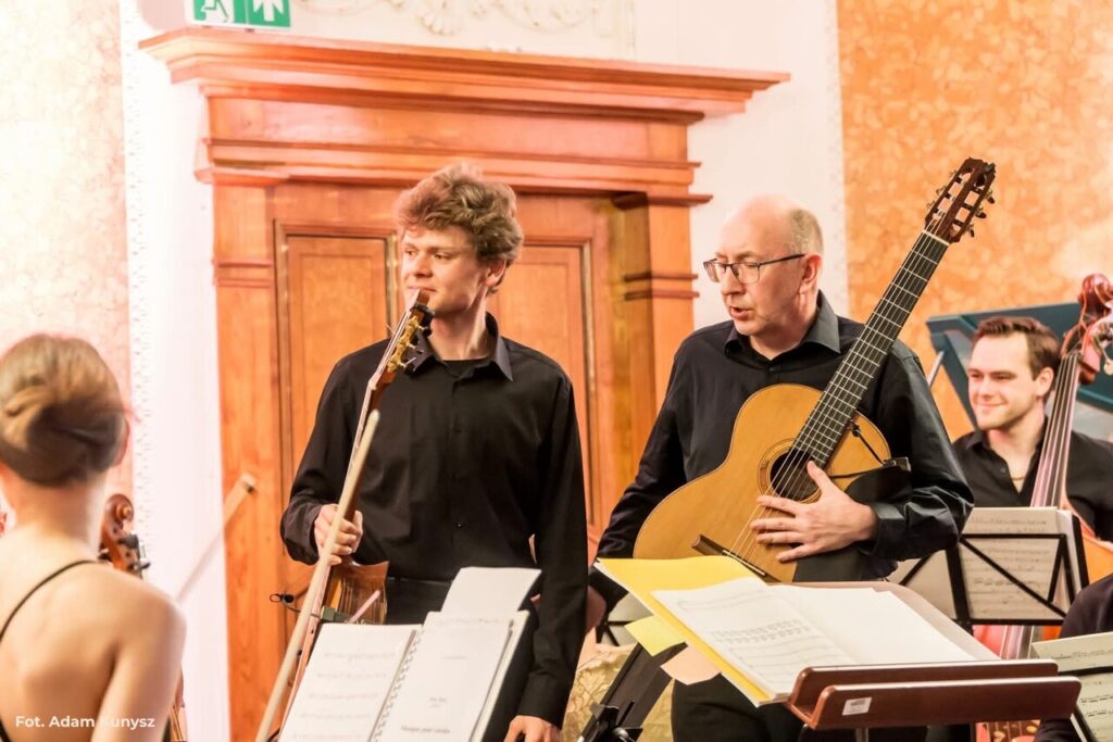Jakub Mroziński i Marek Nosal - gitara