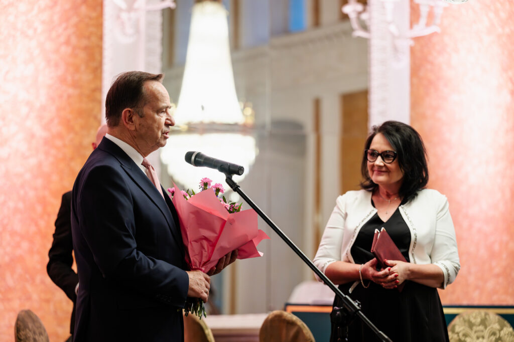 Marszałek Województwa Podkarpackiego Władysław Ortyl oraz Marta Wierzbieniec - dyrektor Filharmonii Podkarpackiej oraz Muzycznego Festiwalu w Łańcucie