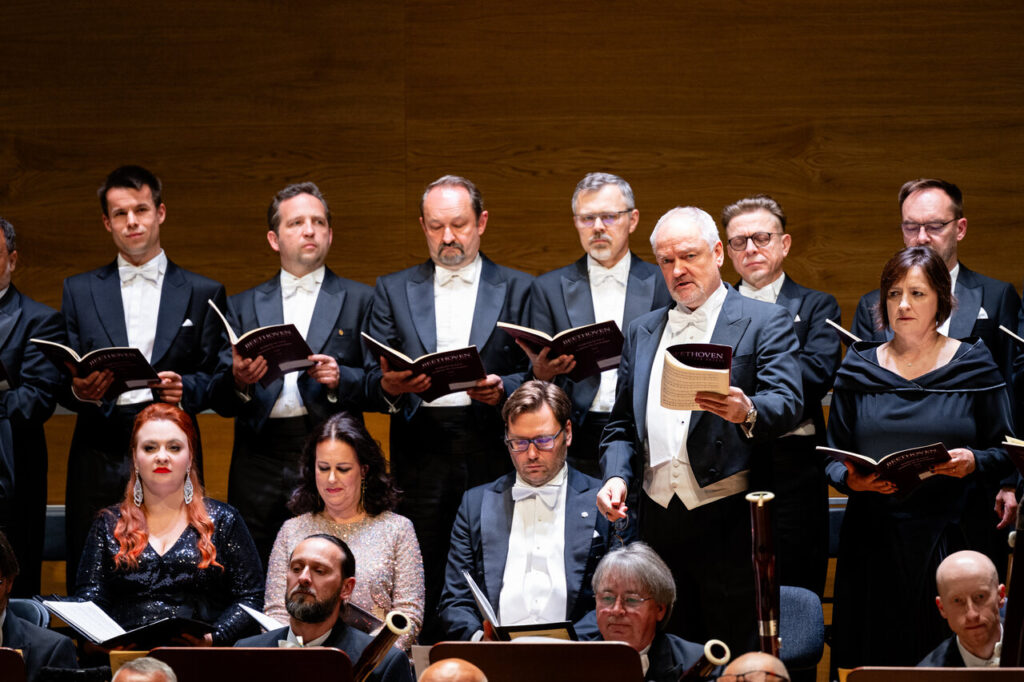 Soliści koncertu inaugurującego: Ewa Tracz, Bernadetta Grabias, Rafał Bartmiński, Andrzej Dobber oraz Chór Filharmonii Narodowej i Orkiestra Symfoniczna Filharmonii Podkarpackiej