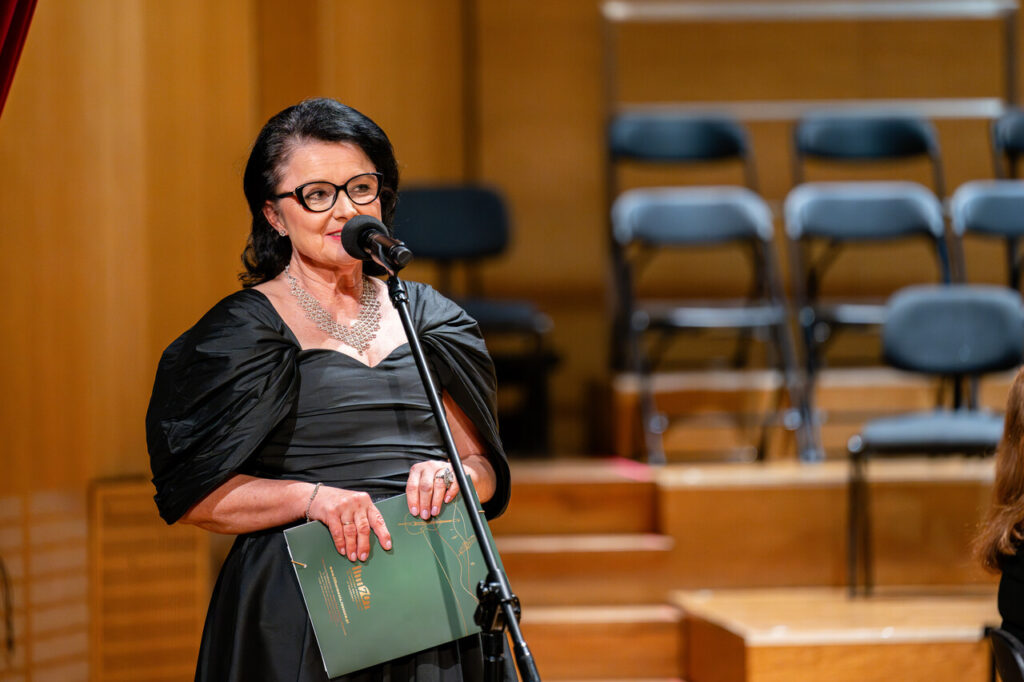 Marta Wierzbieniec - dyrektor Filharmonii Podkarpackiej i Muzycznego Festiwalu w Łańcucie oraz Orkiestra Symfoniczna Filharmonii Podkarpackiej