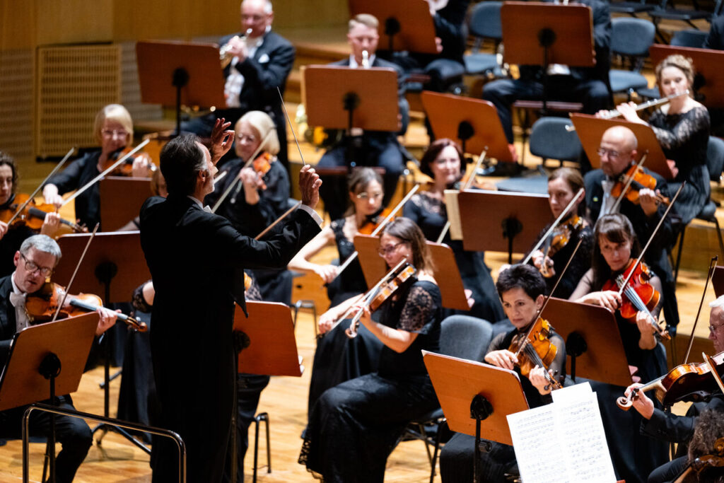 Orkiestra Symfoniczna Filharmonii Podkarpackiej pod batutą Davida Gimeneza