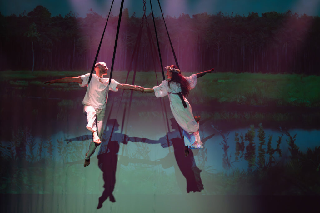 Soliści Akrobatycznego Teatru Tańca Mira - Art w czasie widowiska "Chełmoński. Dźwiękiem malowane"