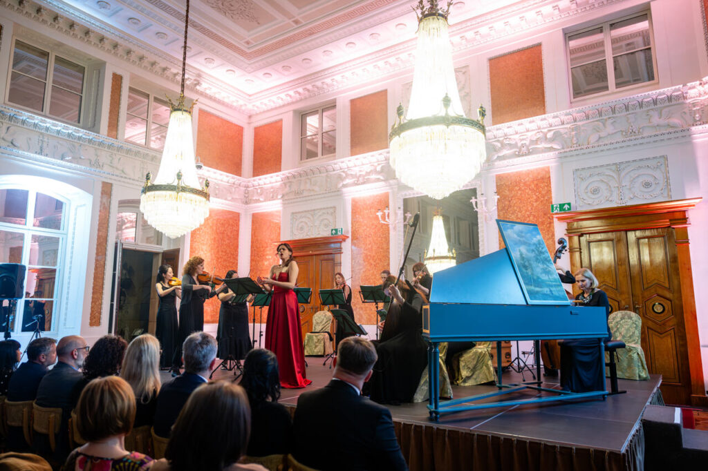 Giardino di Delizie i Roberta Mameli (sopran) w czasie koncertu w Sali Balowej, w ramach 64. Muzycznego Festiwalu w Łańcucie