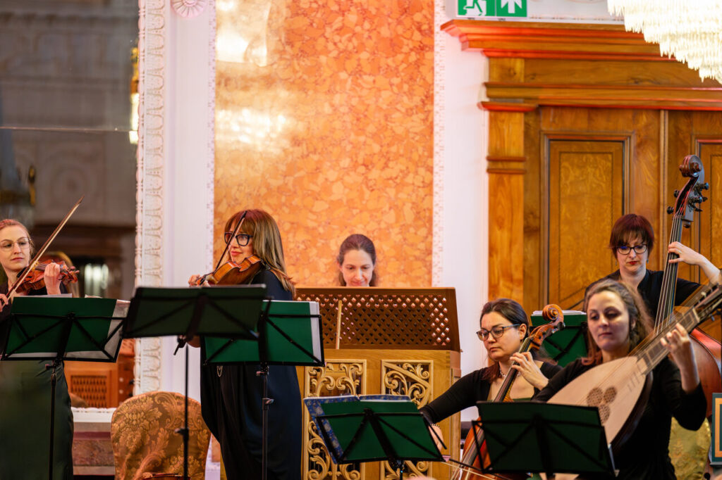 Giardino di Delizie i Roberta Mameli (sopran) w czasie koncertu w Sali Balowej, w ramach 64. Muzycznego Festiwalu w Łańcucie