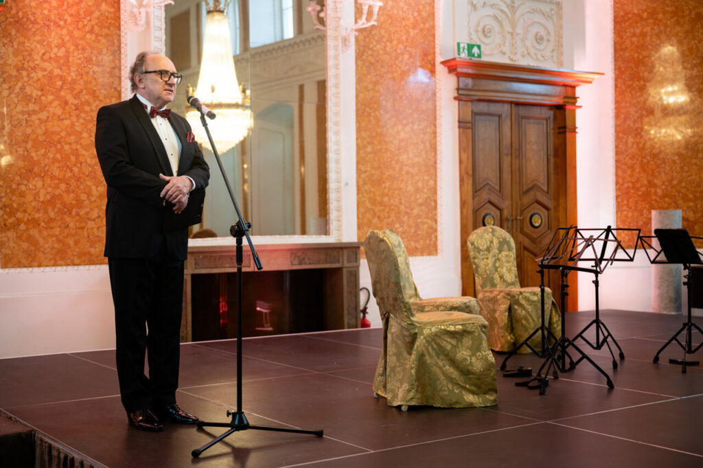 Adam Rozlach - konferansjer