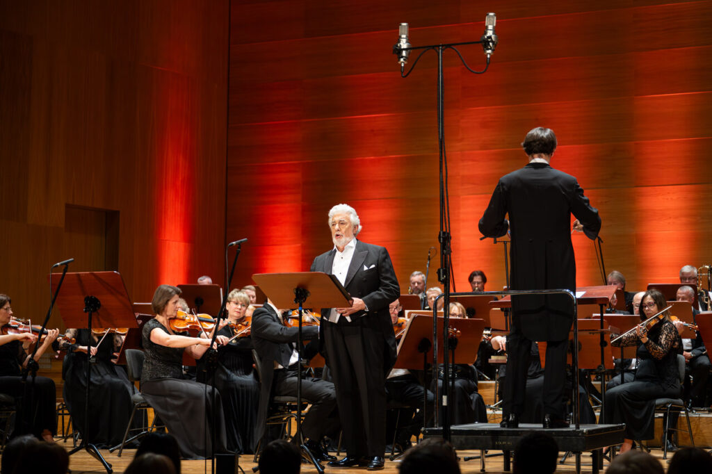 Placido Domingo i Orkiestra Symfoniczna Filharmonii Podkarpackiej pod batutą Geatano Lo Coco