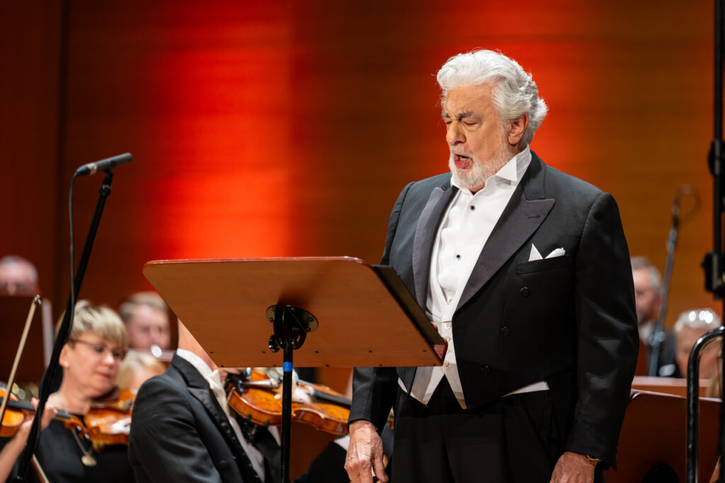 Placido Domingo i Orkiestra Symfoniczna Filharmonii Podkarpackiej pod batutą Geatano Lo Coco