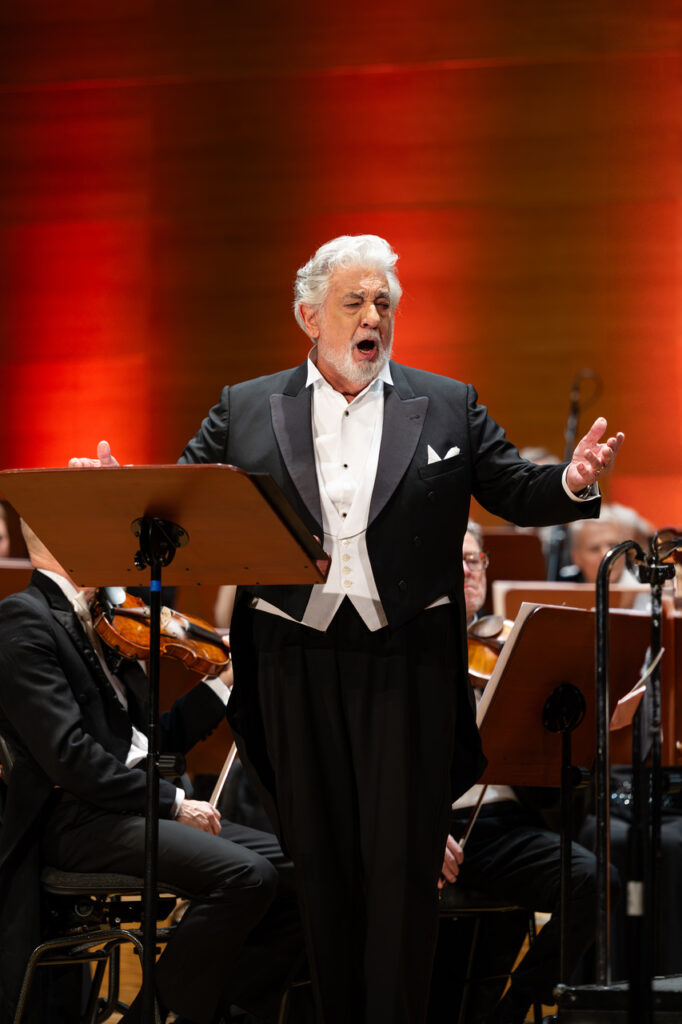 Placido Domingo i Orkiestra Symfoniczna Filharmonii Podkarpackiej pod batutą Geatano Lo Coco