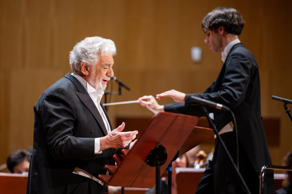 Placido Domingo i Orkiestra Symfoniczna Filharmonii Podkarpackiej pod batutą Geatano Lo Coco