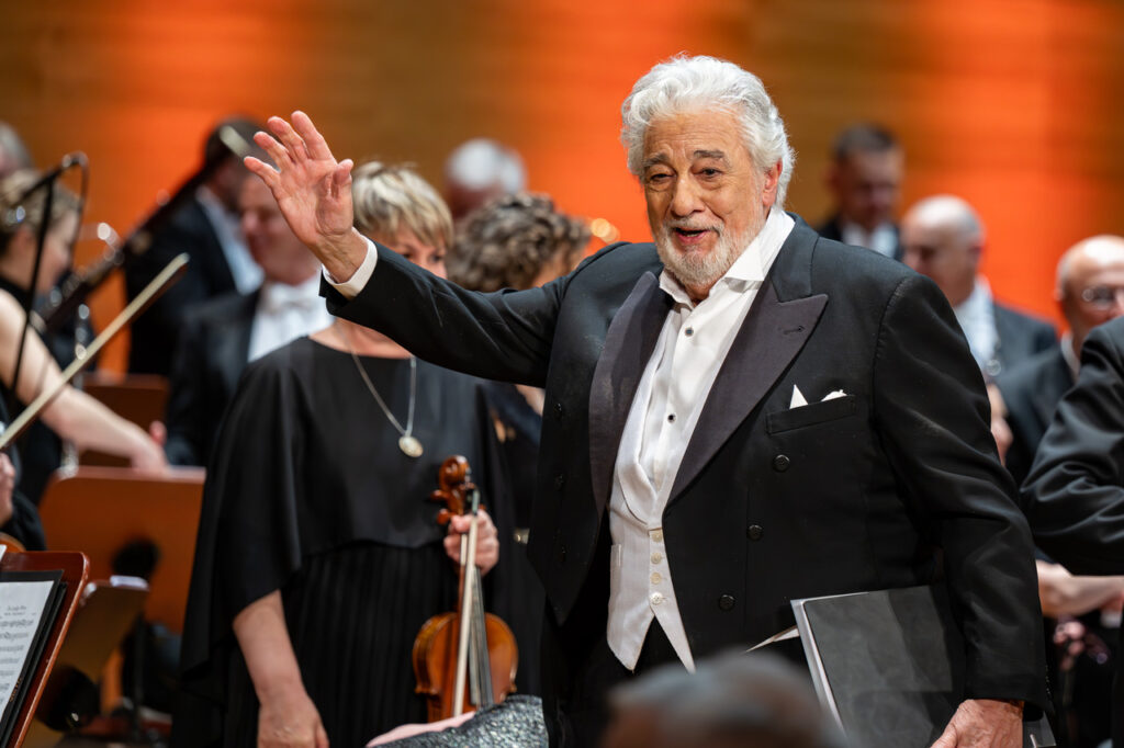 Placido Domingo i Orkiestra Symfoniczna Filharmonii Podkarpackiej pod batutą Geatano Lo Coco