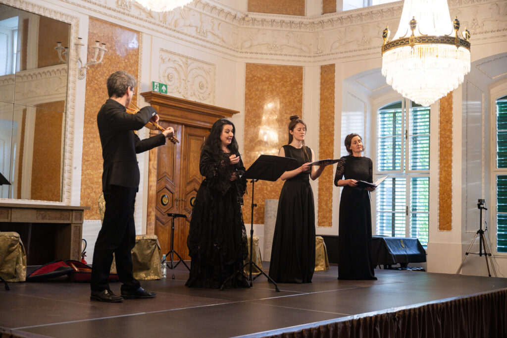 Ensemble Peregrina- w czasie koncertu w ramach 64. Muzycznego Festiwalu w Łańcucie